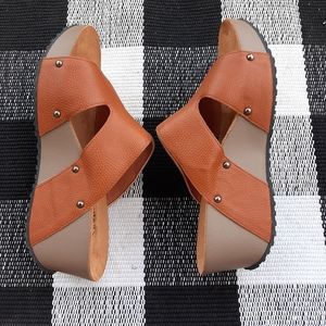 NWOT Agape size 10 wedge